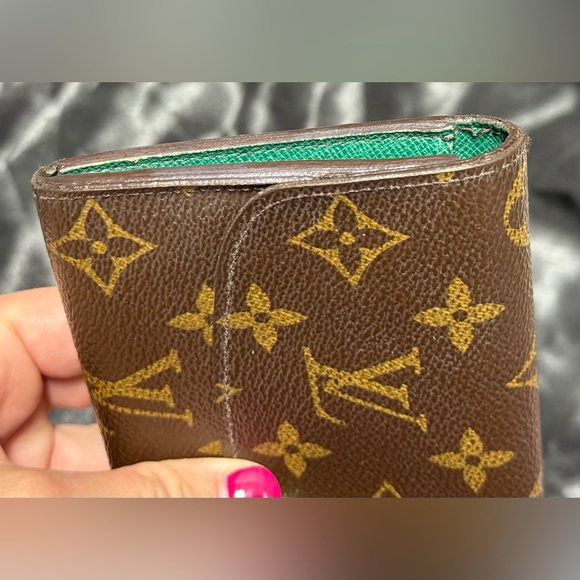 Louis Vuitton green Emilie wallet - Picture 5 of 16